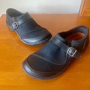 NEVER WORN Merrell Dassie Buckle Slide On